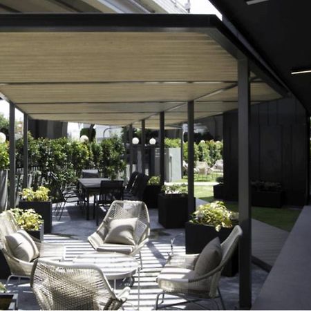 Coliwoo Keppel - Coliving Hotell Singapore Exteriör bild